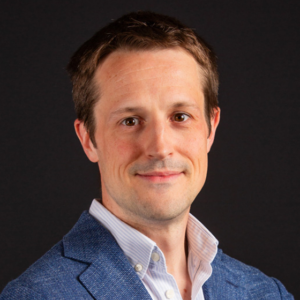 Dirk Auer headshot